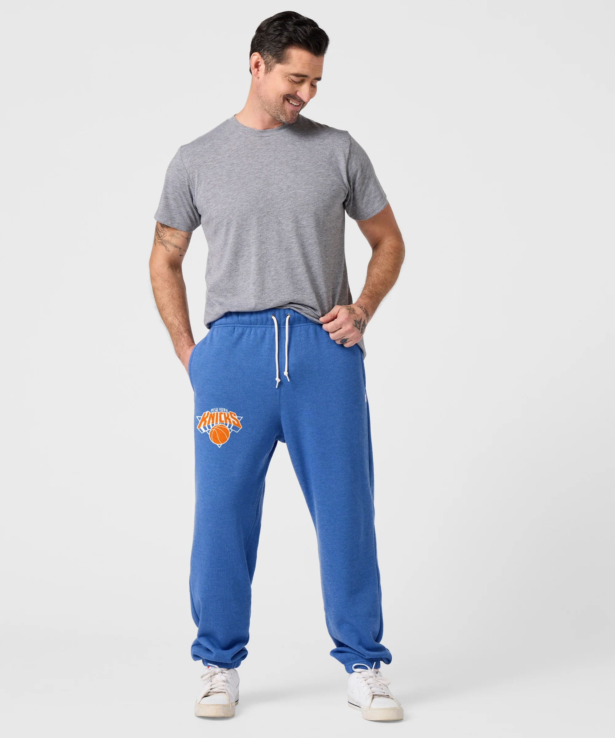 New York Knicks Logo Sweatpants - Image 9