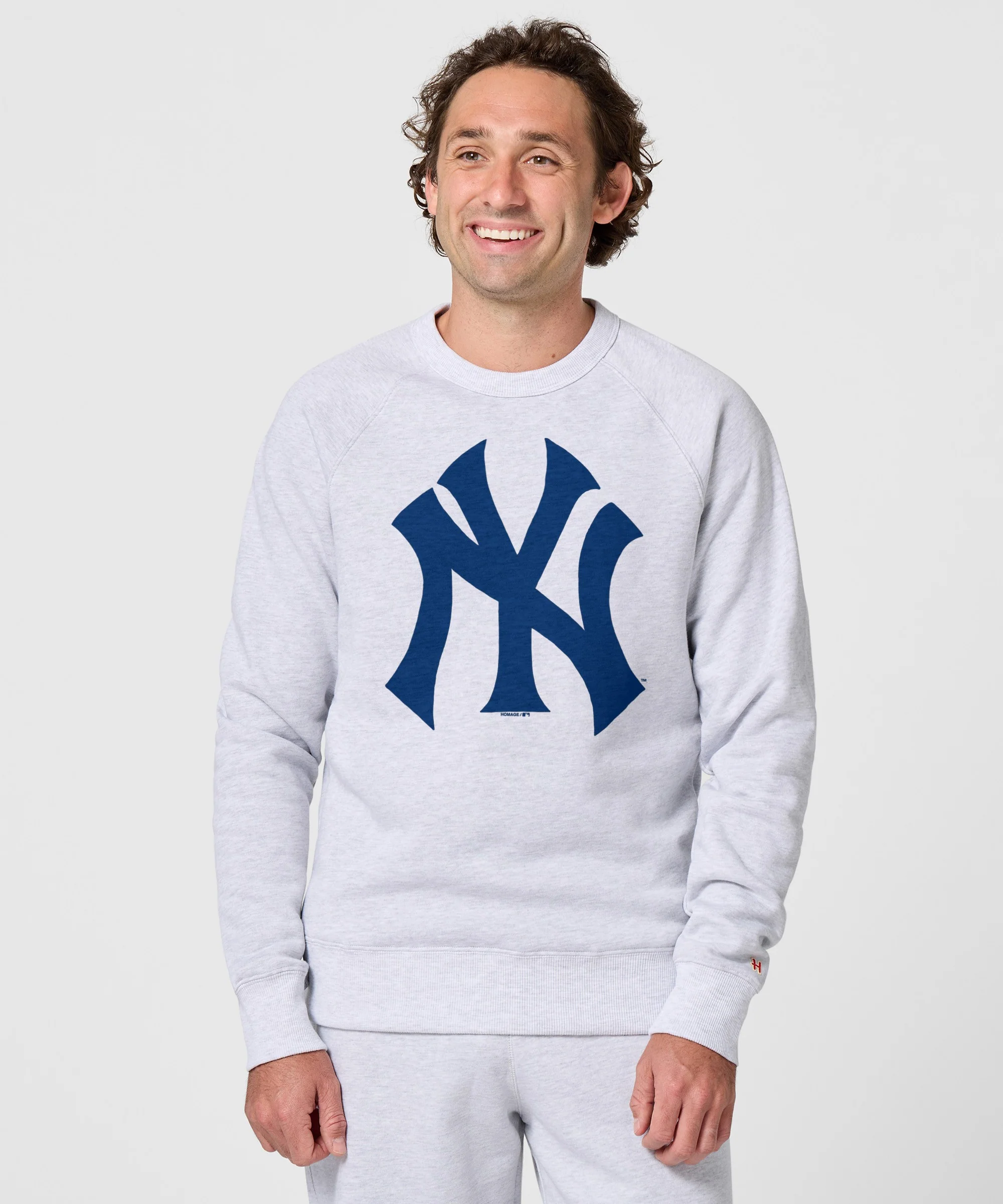 New York Yankees Cap Logo '68 Crewneck - Image 5