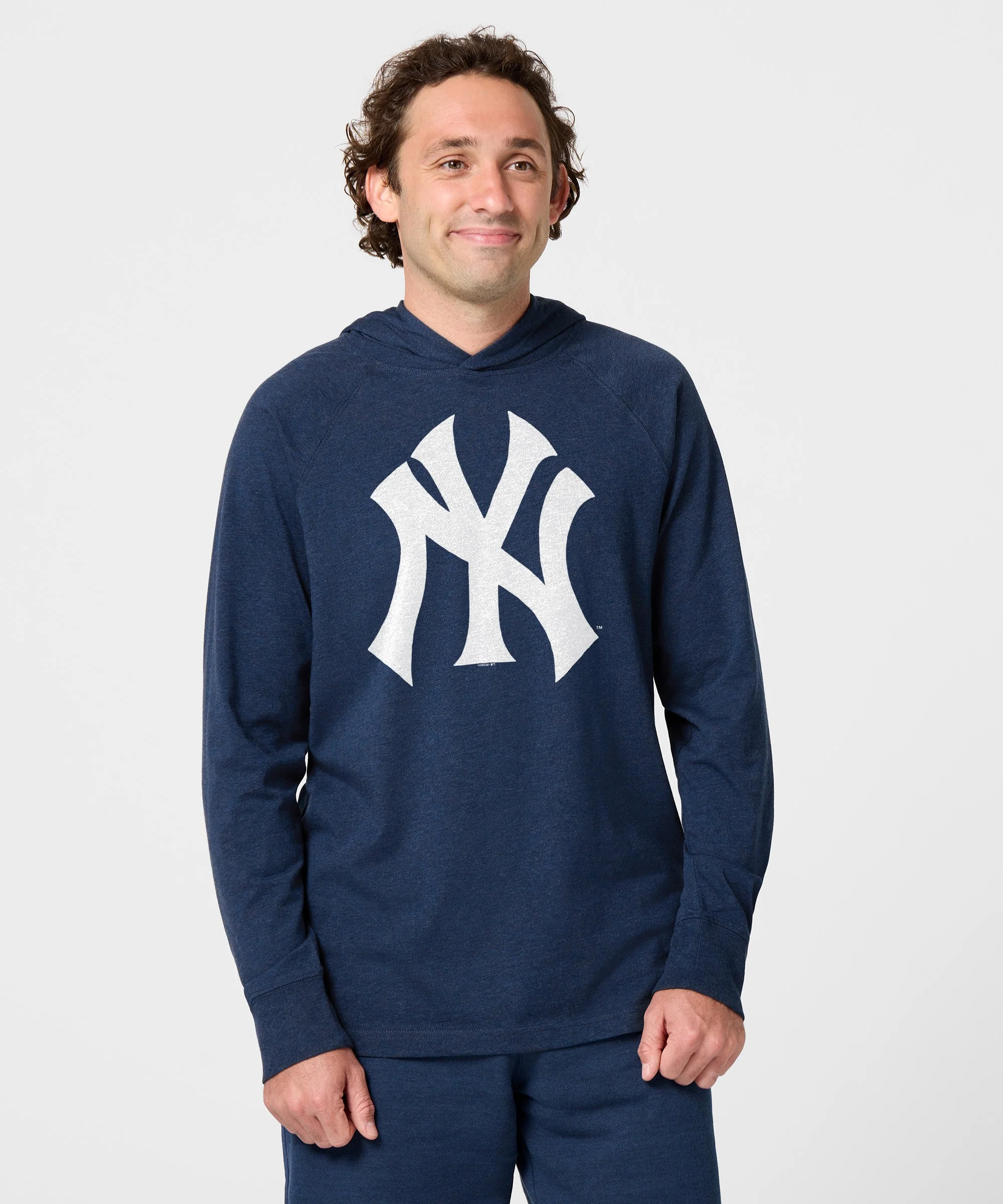 New York Yankees Cap Logo '68 Lightweight Hoodie - Image 6