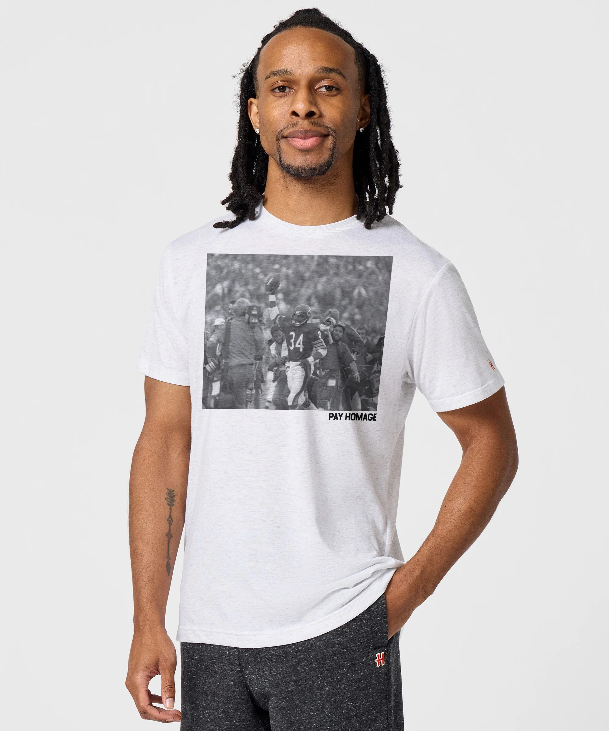 Walter Payton Pay Homage - Image 3